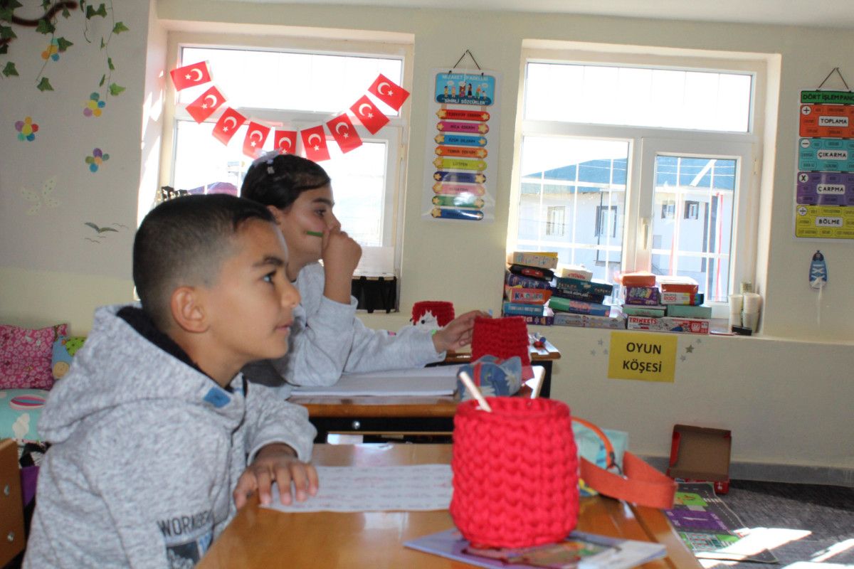 Bingöl’de kadın öğretmenin köy okuluna yürek ısıtan dokunuşuyla 4 öğrenci eğitim görüyor