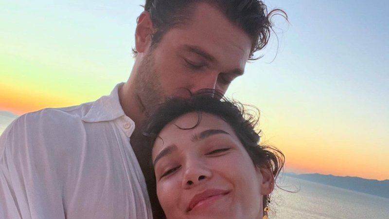 Furkan Andıç Katar’a gitti! Ünlü oyuncudan Formula 1 paylaşımı