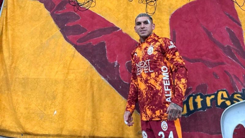 Galatasaray’da Lucas Torreira’ya özel pankart