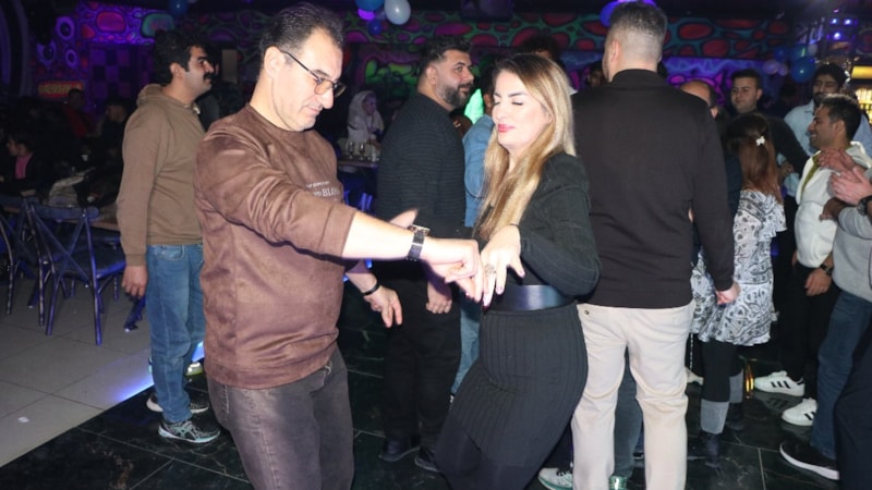 İranlı turistler, yeni yıla Van’da eğlenerek girdi