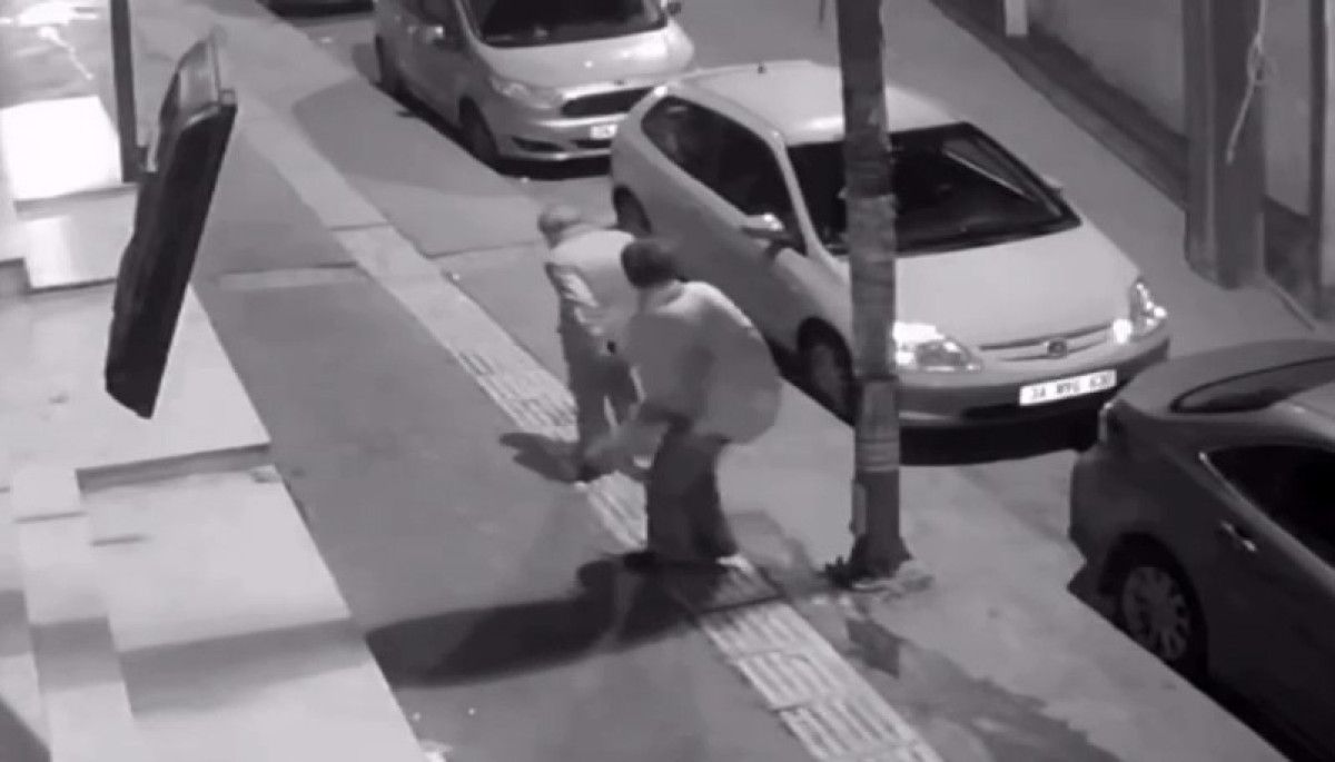 İstanbul’da alkollü kadın yaşlı adamı öldüresiye dövdü