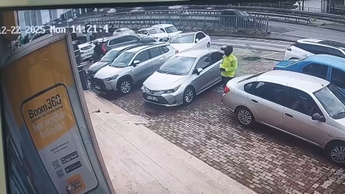 İstanbul’da ödedikleri borcu banka çıkışında silah zoruyla geri aldılar