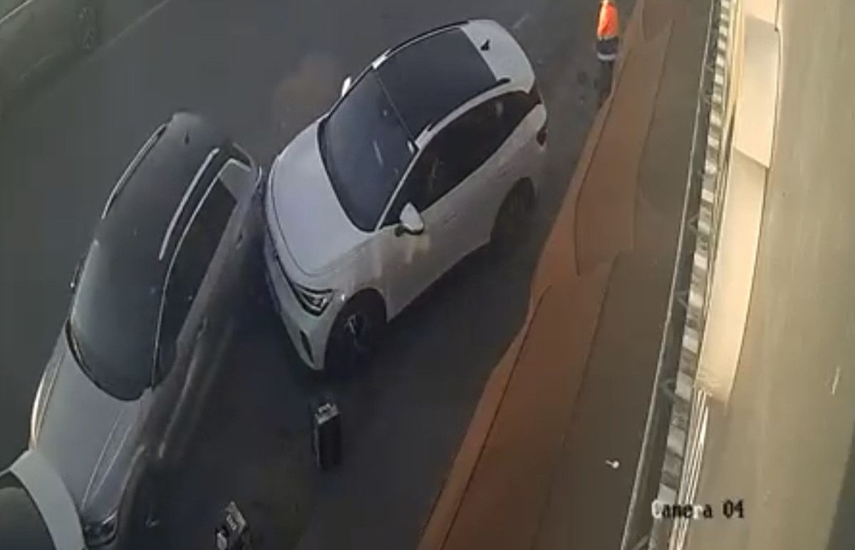 İstanbul’da sürücüsünün fren yerine gaza bastığı otomobil, başka araca çarptı