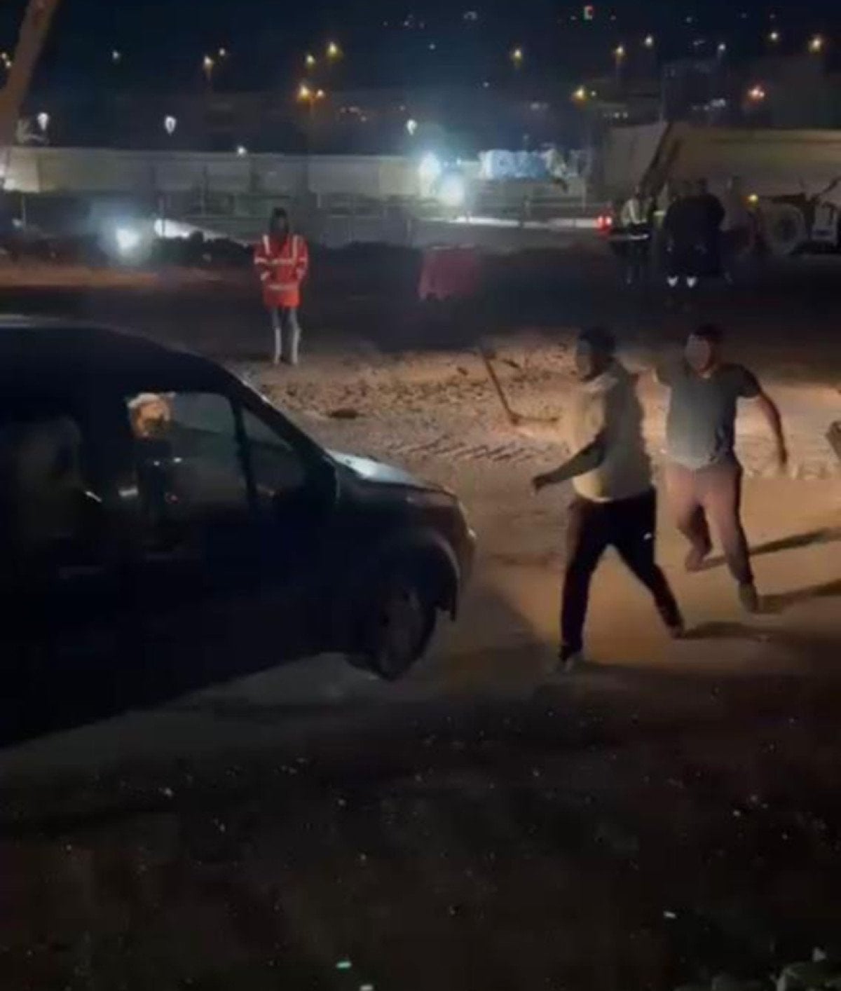 Kocaeli’de öfkelenen sürücü ortalığı birbirine kattı