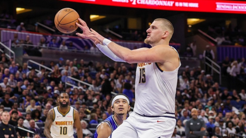Nikola Jokic, en az 1 ay yok