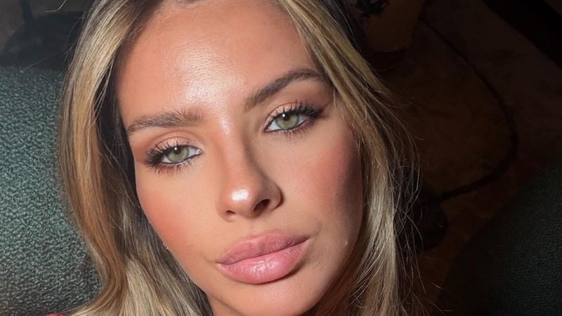 Sevgilisi China Suarez, Icardi’yi öpmeye doymadı