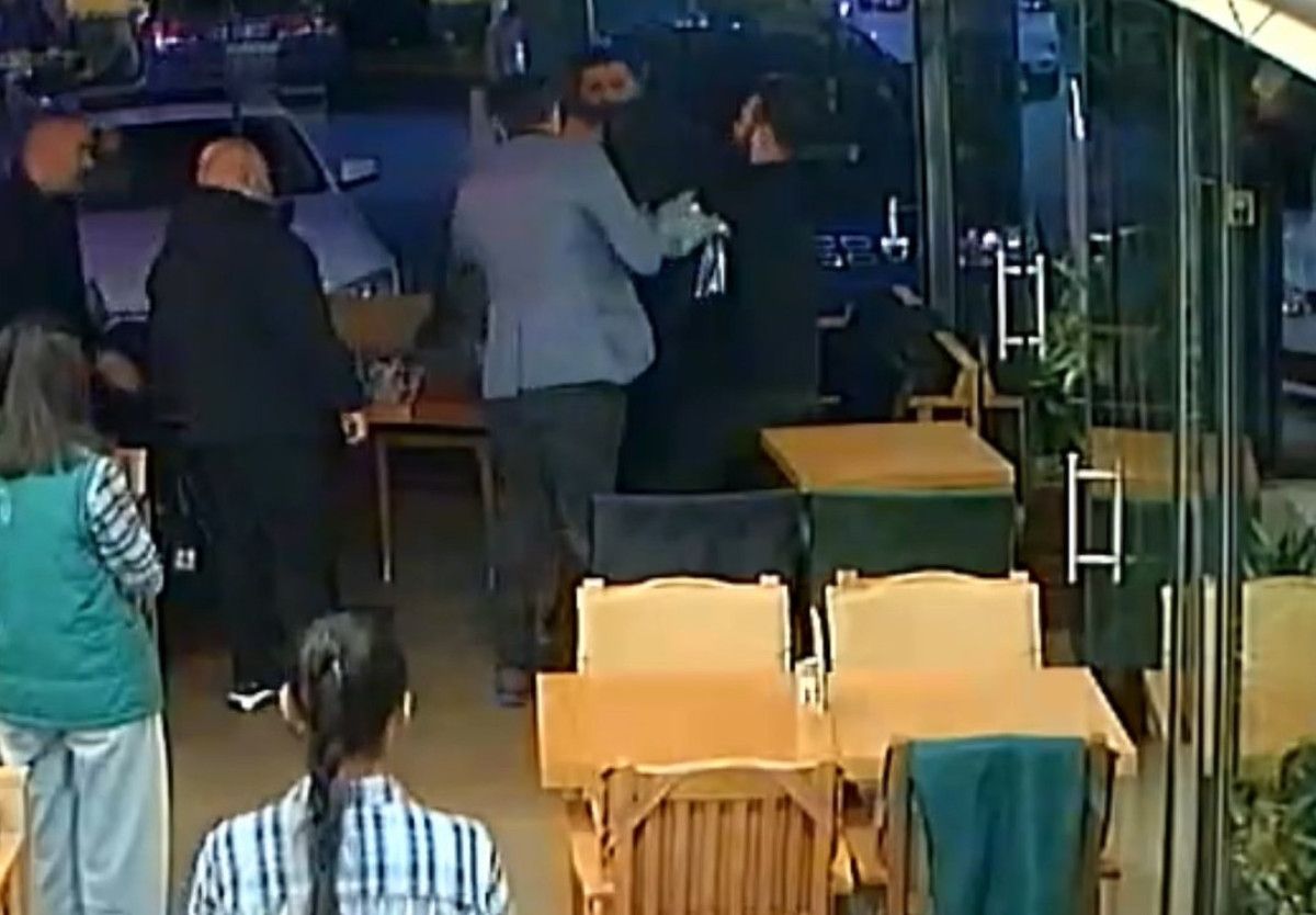 Tokat’ta içtiği çay nefes borusuna kaçtı: Arkadaşı Heimlich manevrasıyla kurtardı