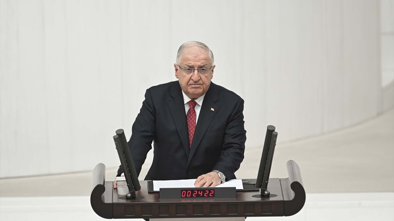 Yaşar Güler: Suriye’deki silahlı unsurlar merkezi yönetime hızlı bir şekilde entegre olmalı