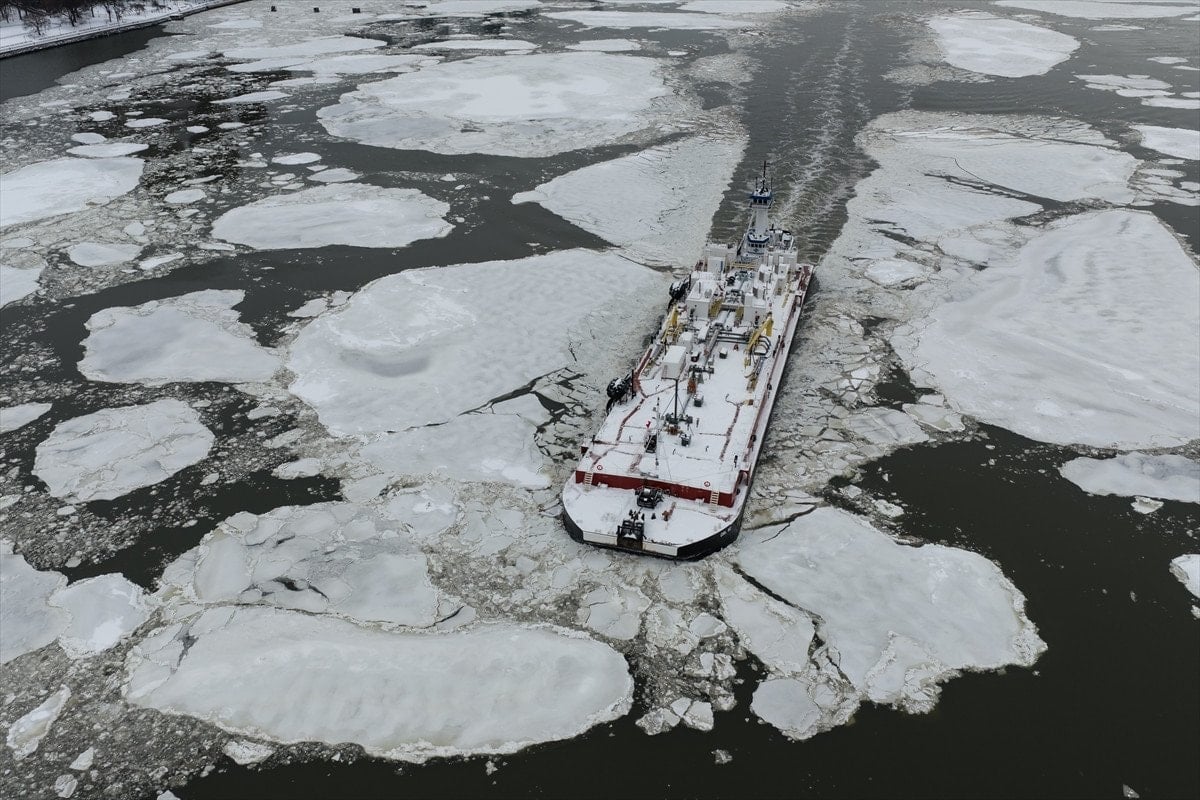 ABD’de kar fırtınası: Hudson Nehri kısmen dondu