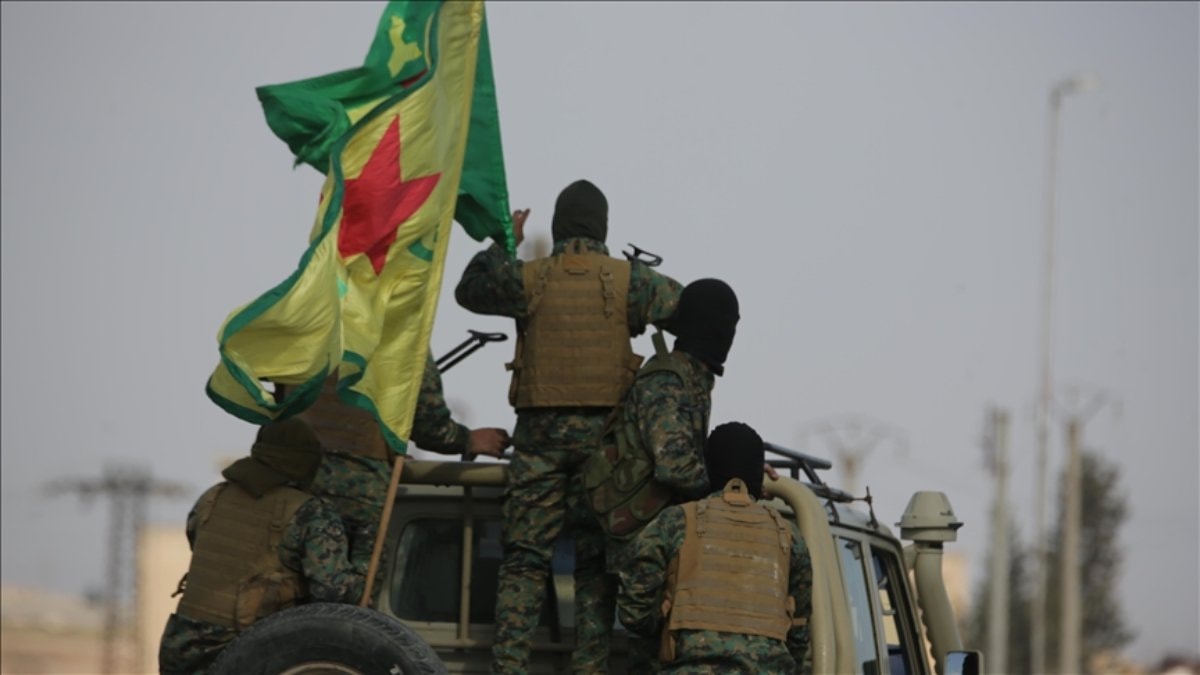 Aranan suçlular ve eski rejim unsurları YPG/SDG saflarına katılıyor