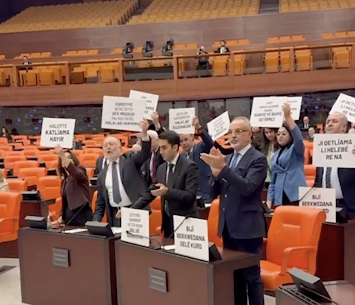 DEM Parti’den TBMM’de Suriye protestosu