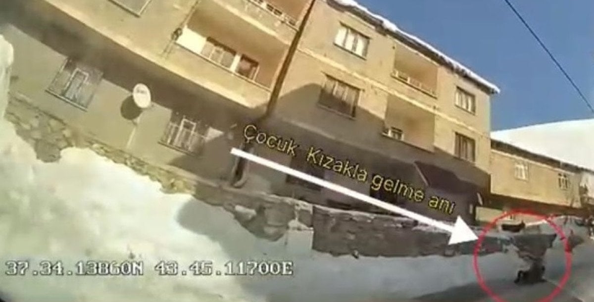 Hakkari’de kızakla kayarken otobüsün altında kalan çocuk öldü