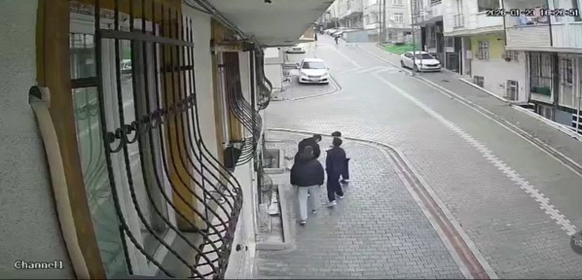 İstanbul’da sokakta buldukları çantadan para aldılar: Sosyal medyada görünce iade ettiler