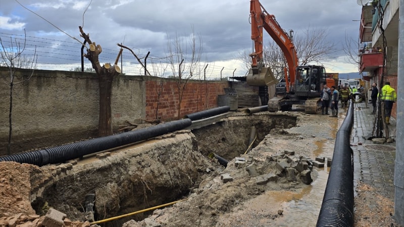 Manisa’da altyapı kazısında göçük: 1 işçi yaralandı