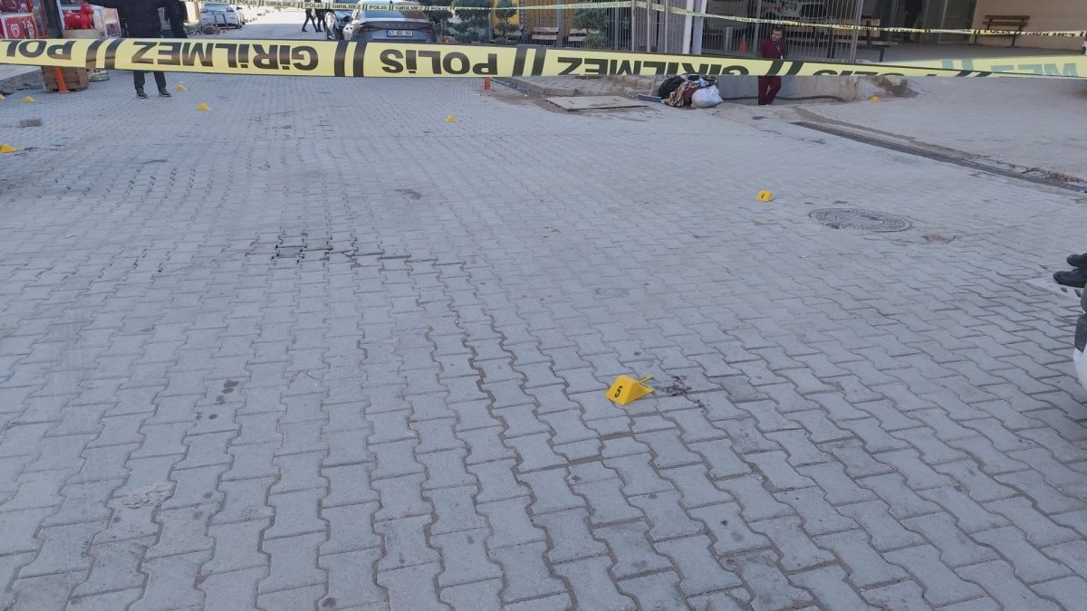 Mardin’de hastane önünde silahlı kavga