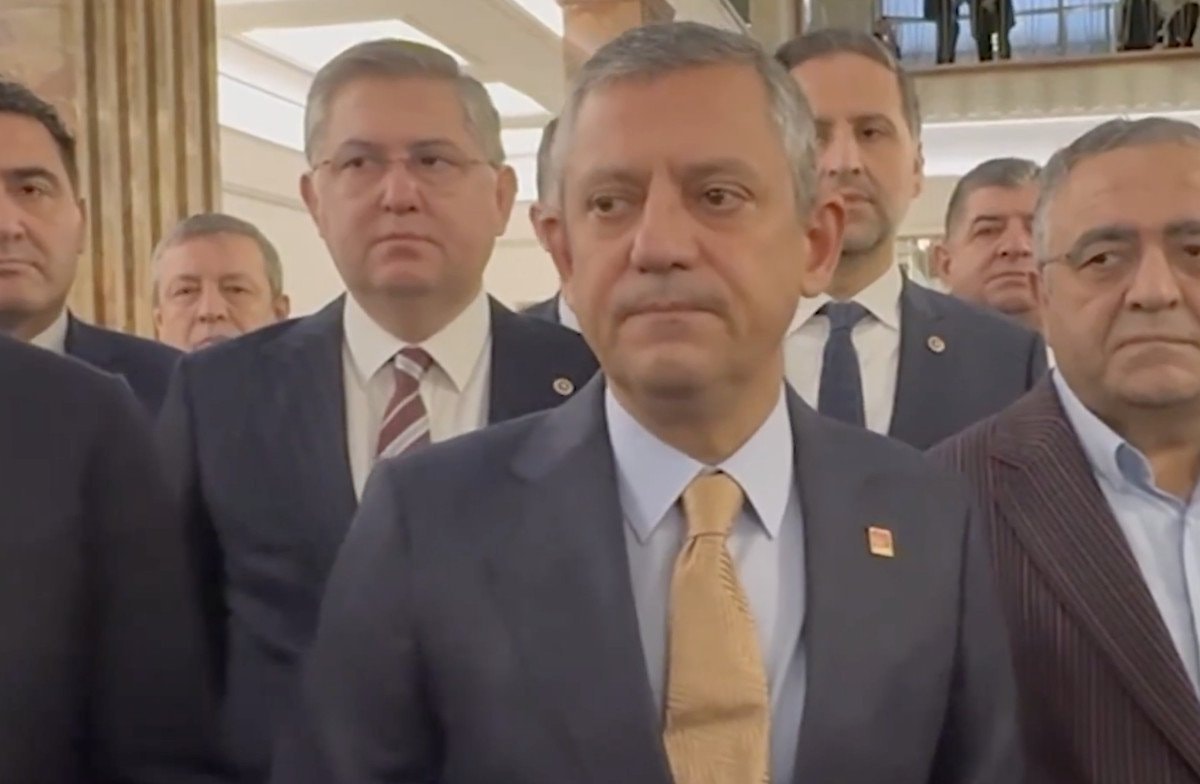 Özgür Özel: Emekli maaşını 20 bin lira yaptılar, çocuğa harçlık verir gibi