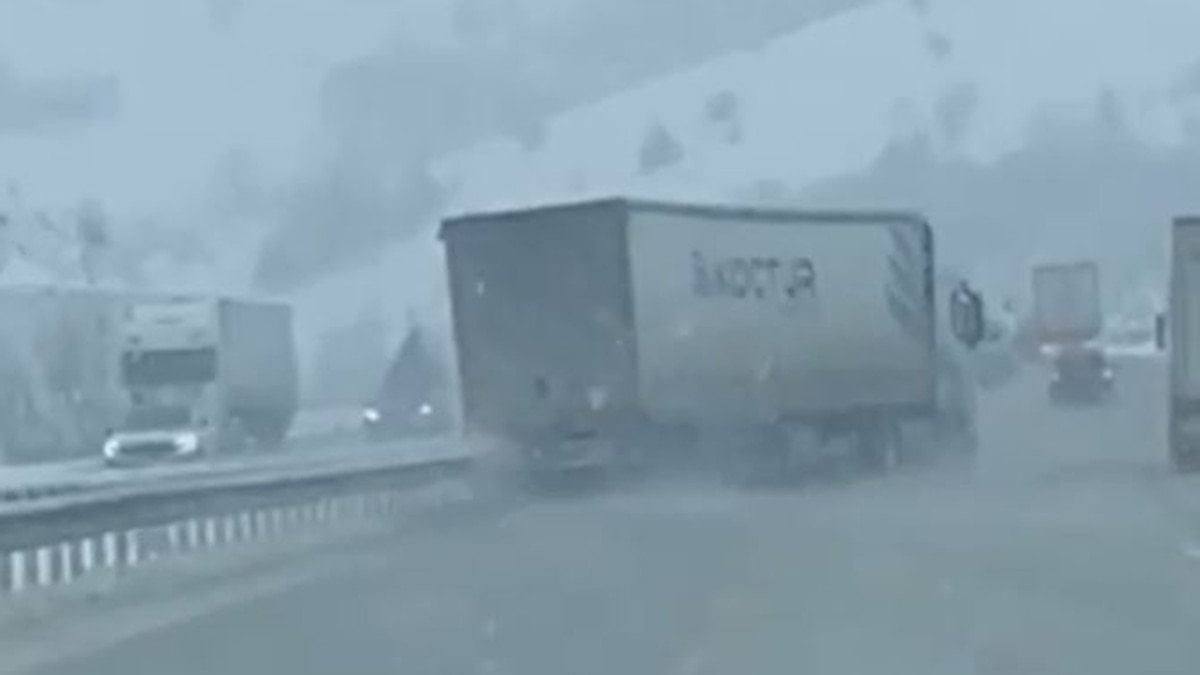 Samsun’da tırların çarpıştığı kaza kamerada