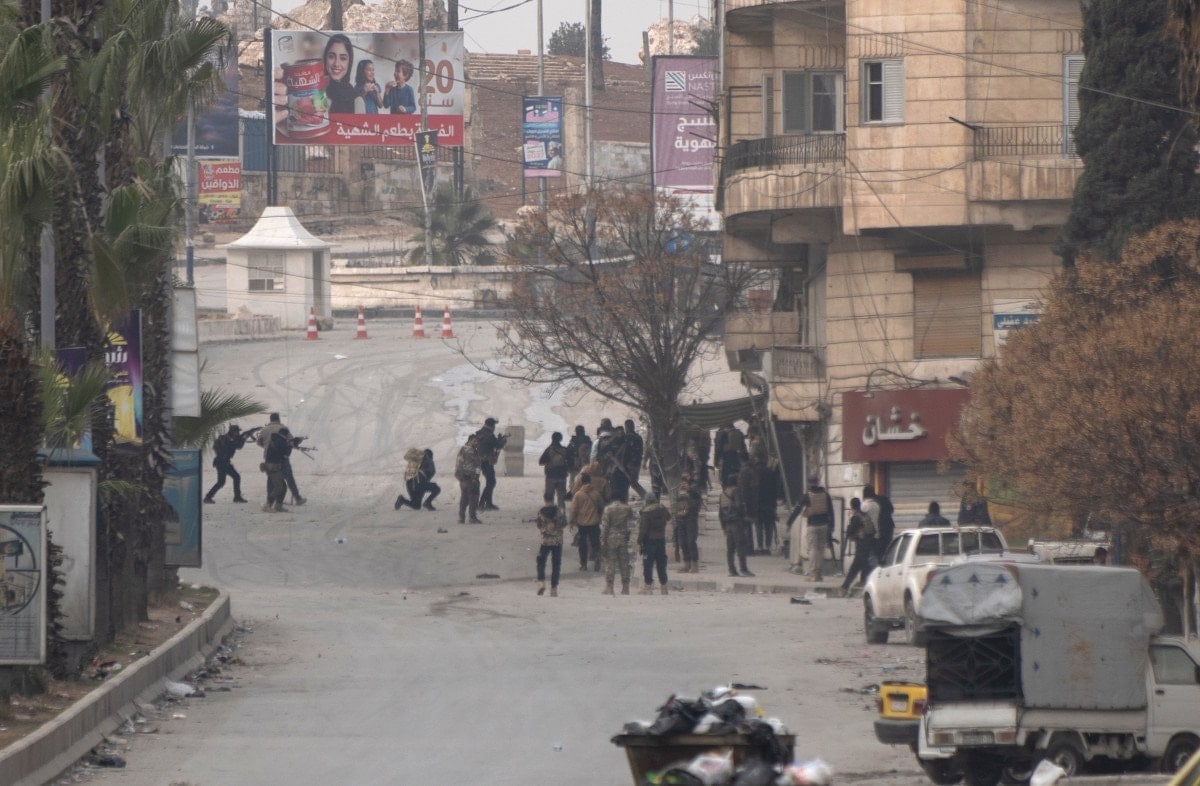 Suriye ordusu, PKK/YPG işgalindeki Eşrefiyye’yi büyük ölçüde kontrol altına aldı