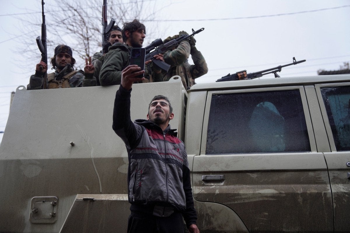 Suriye’nin Tabka kentinde halk, bölgenin YPG/SDG’den kurtarılmasını kutladı