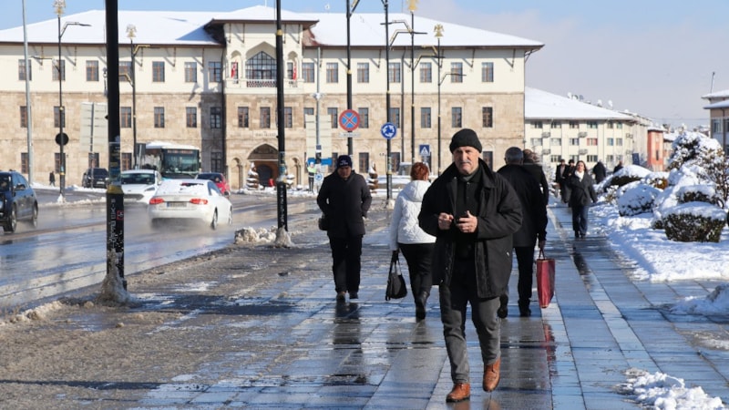 Tarkan’ın 946 milyonluk eğitim bağışı iddiaları yalanlandı