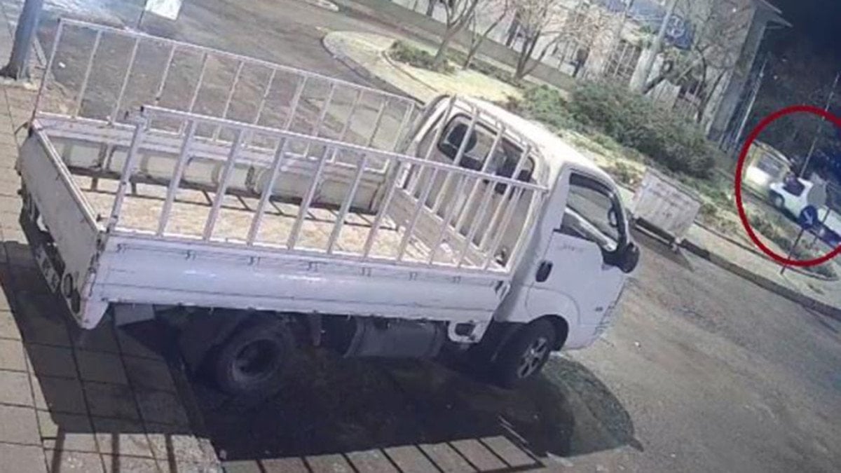 Tekirdağ’da taksi durağına çarpan kamyonet kaçtı