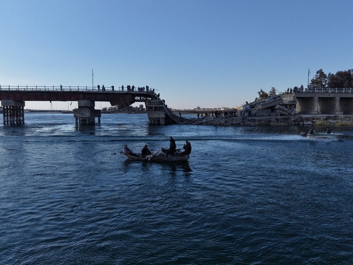 YPG/SDG’li teröristlerin Rakka’da köprüleri havaya uçurması günlük yaşamı felç etti