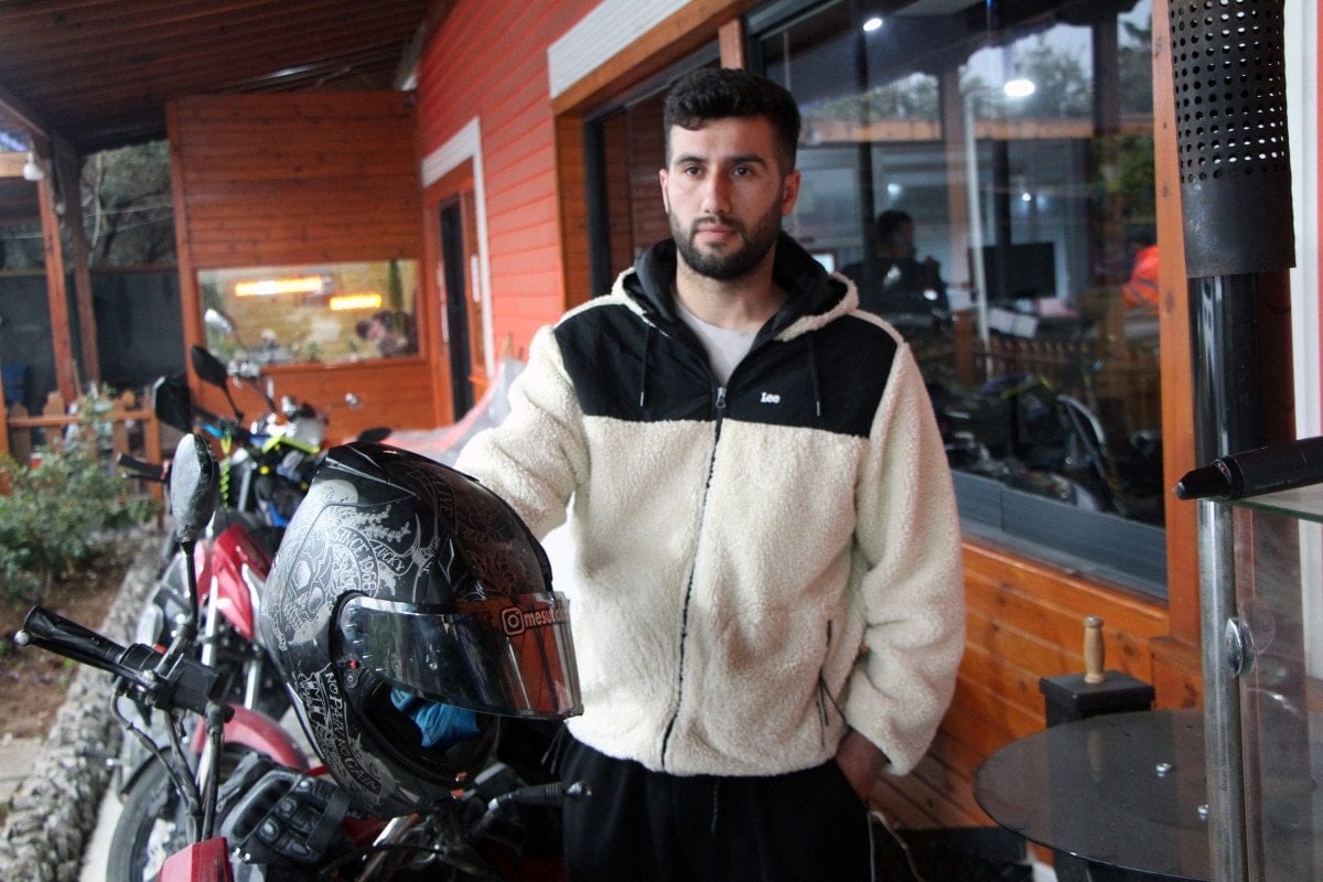 Adana’da tırın altında kalan kurye o anları anlattı