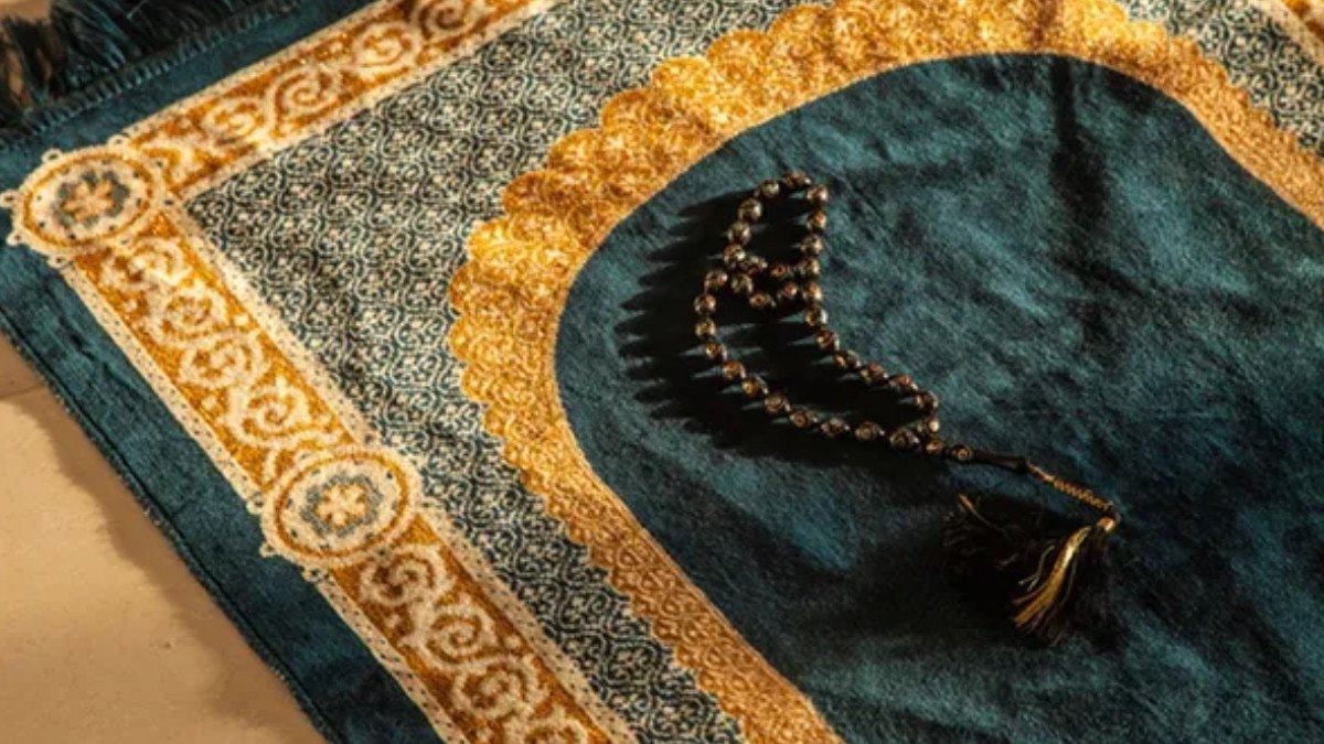 Berat Kandili namazı kılınışı: Berat Gecesi’nde kaç rekat namaz kılınır, nasıl niyet edilir?