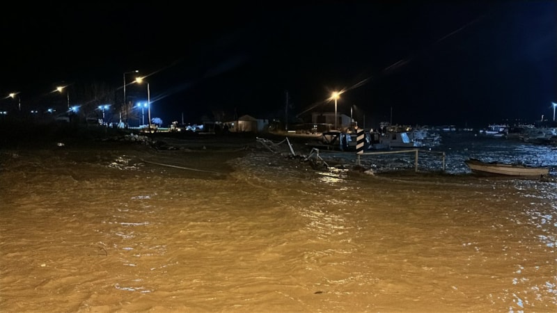 Çanakkale’de sağanak: Kepez Çayı ve Sarıçay taştı