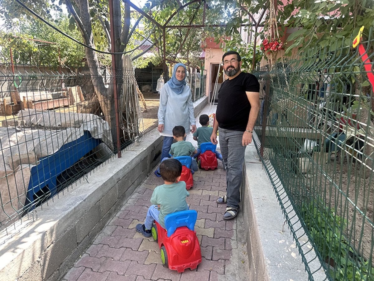 Depremde yetim kalan üçüzlere yuva olan çiftin duygusal röportajı