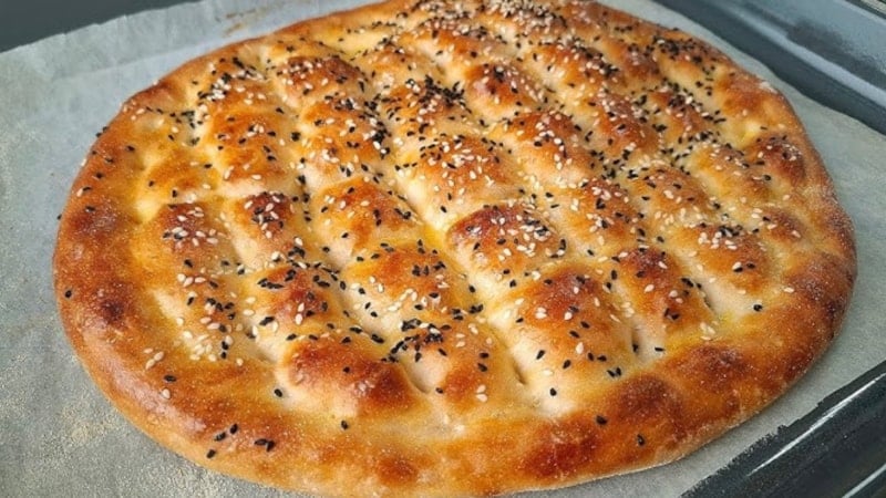 Fırından almış gibi: Ev yapımı Ramazan pidesi tarifi