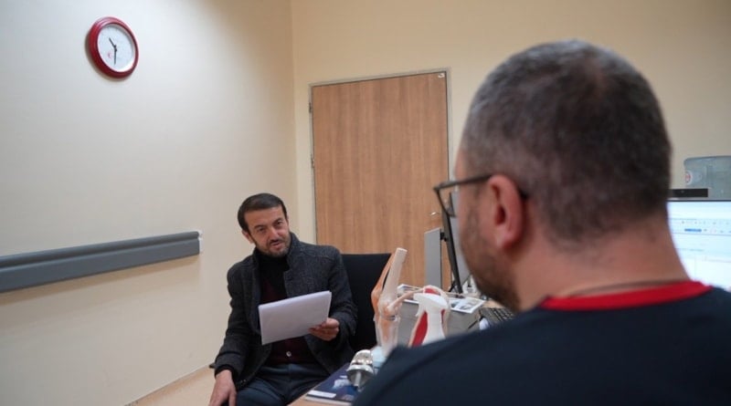 Gümüşhane’de öğretmen hastaneden randevu alamayınca şiir yazdı