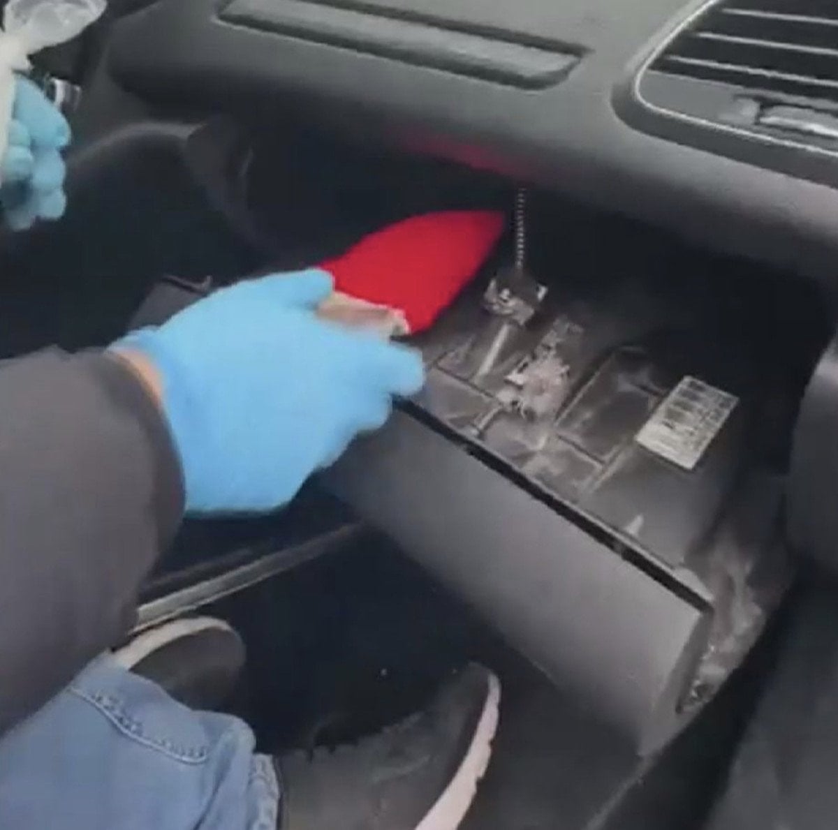 İstanbul’da durdurulan araçtan uyuşturucu ele geçirildi