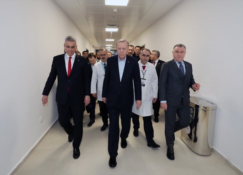 Cumhurbaşkanı Erdoğan’dan Tenzile Erdoğan Devlet Hastanesi’nde hasta ziyareti