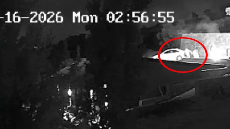 Kocaeli’de 4 metreden beton zemine çakılan kişi ağır yaralandı