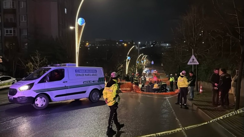 Kocaeli’de beton bariyere çarpan motosikletin sürücüsü öldü