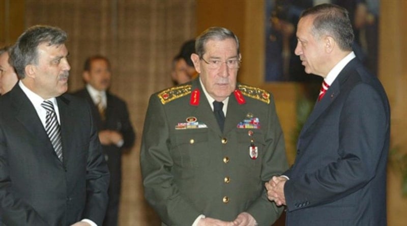 27 Nisan e-muhtırasının üzerinden 19 yıl geçti: Türk demokrasisinde kritik dönüm noktası