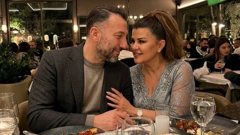 55 yaşındaki astrolog Nuray Sayarı hamile