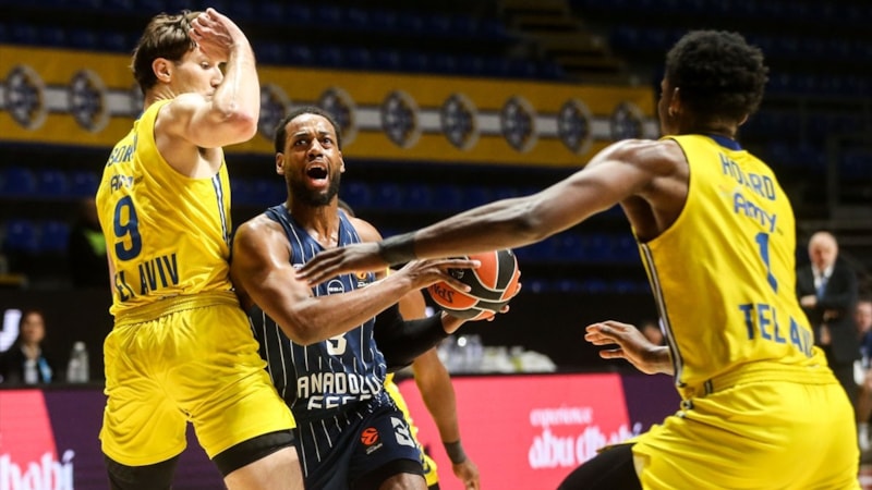 Anadolu Efes, Maccabi Tel Aviv’e yenildi