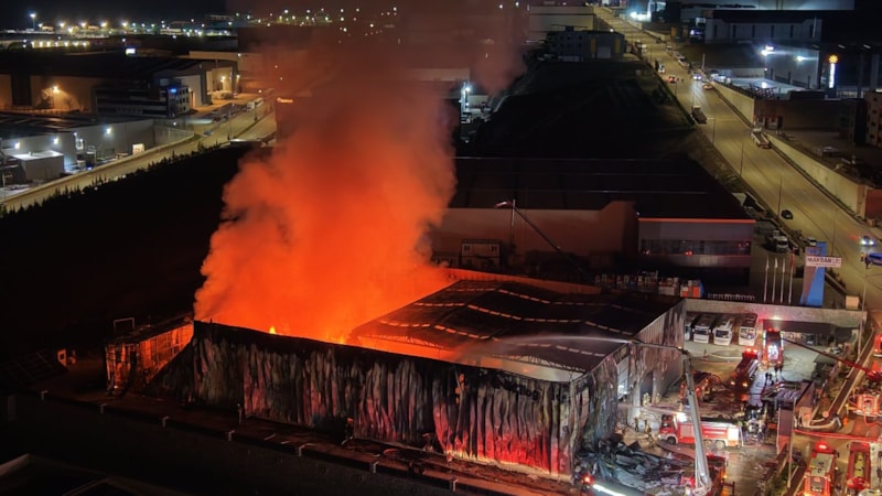 Ankara’da medikal malzeme üretilen fabrikada yangın: 35 kişi tahliye edildi