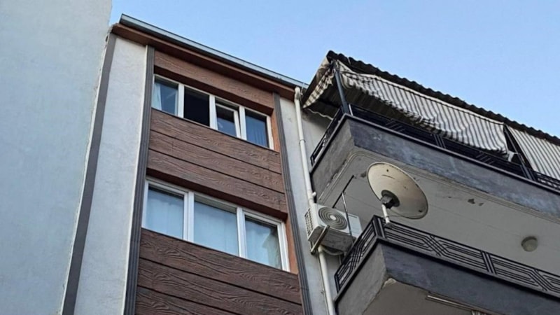 Aydın’da cam silerken 5. kattan düşen kadın can verdi