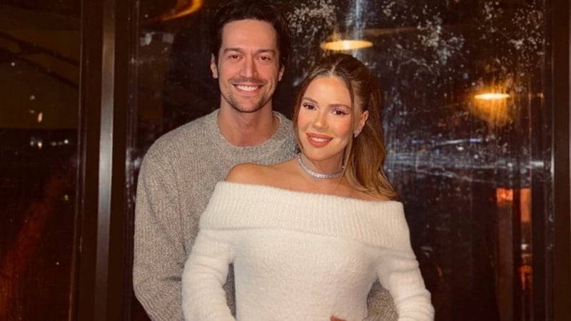Bebek bekliyorlar! Feyyaz Şerifoğlu ve Merve Dinçkol’dan aile pozu