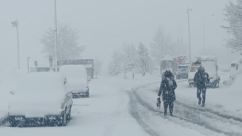 Bitlis’te kar yağışı etkisini sürdürüyor