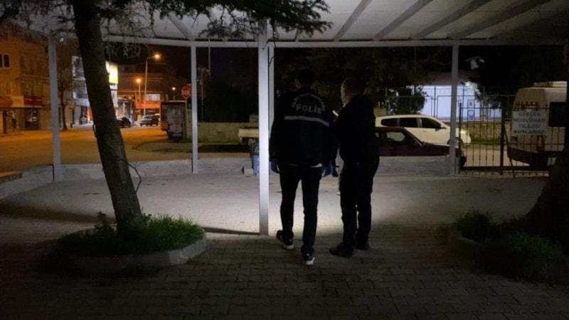 Bursa’da genç kızların bıçaklı kavgasında 2 kişi yaralandı