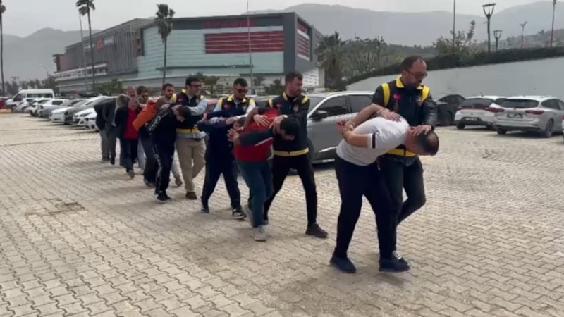 Hatay’da aranan şahıslara operasyon