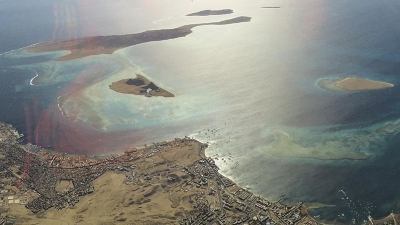 İran ateşkesin ardından Hürmüz Boğazı’nı geçişlere açtı