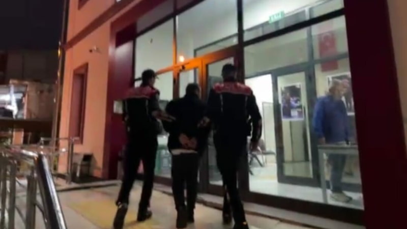 İzmir’de 10 yıl hapis cezası ile aranan firari hükümlü yakalandı
