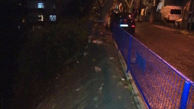 Sarıyer’de çöken kaldırım tehlike saçıyor: Mahalleli çözüm bekliyor