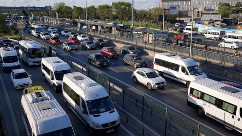 Trafiğe kaydedilen taşıtların yarısı 4 şehirde yer alıyor