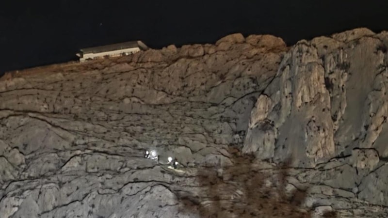 Van’da kayalıklardan atlayan firari hükümlü kurtarıldı